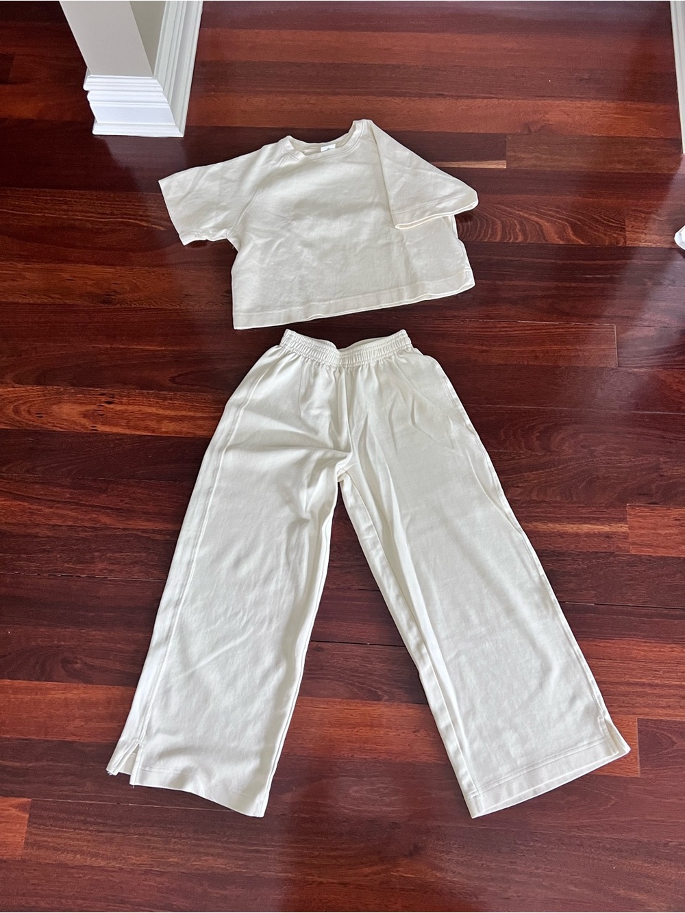 Zara Cream Two-Piece Kids Pajama Set - Short Sleeve Top & Wide-Leg Pants